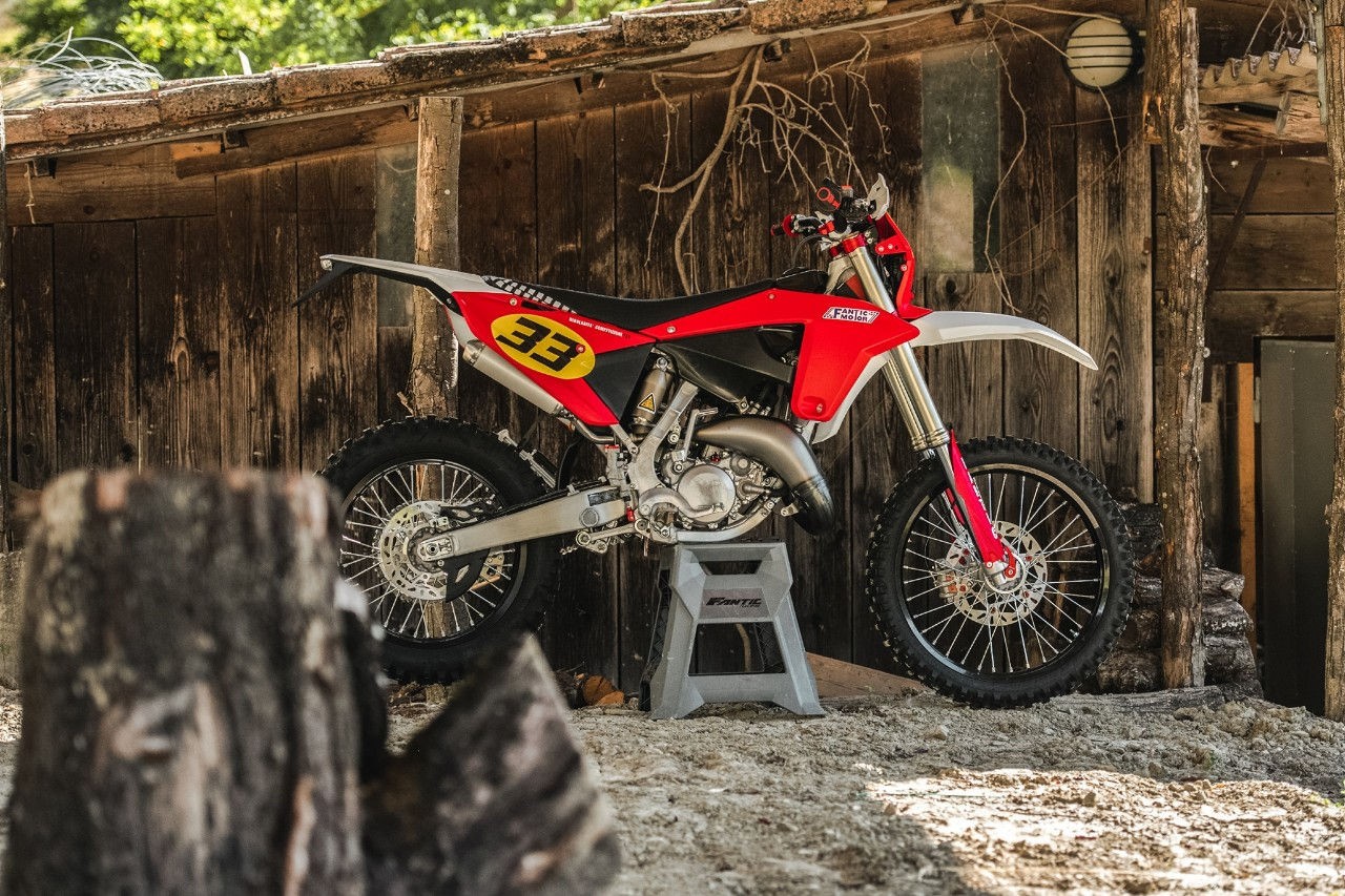 Fantic Motor: l'edizione speciale della XE 125 Six Days